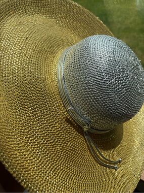 Rare Vintage Sonni Gold Silver Sequin Hat 👒 with Silver Bow WOW!
